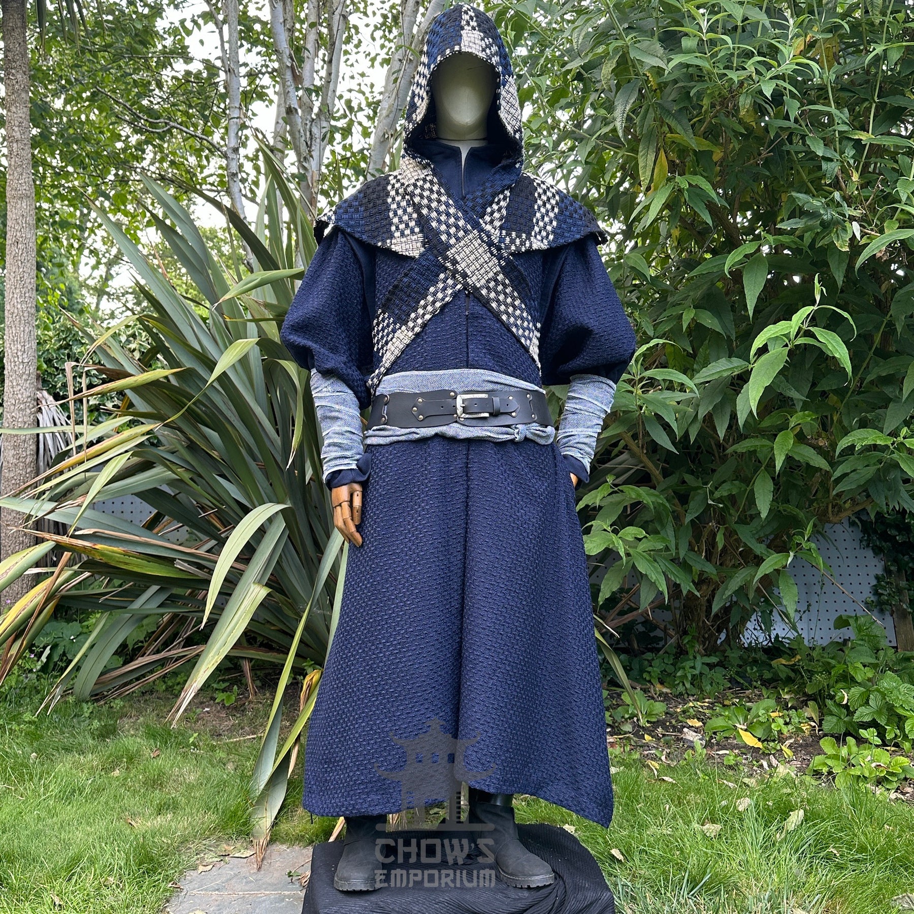 Blue & White Check Wool Wrap-Around Hood – LARP Costumes