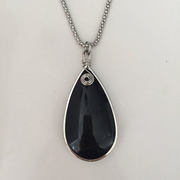 Teardrop Shaped Gemstone Necklace - Black