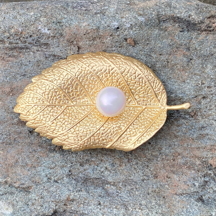 Brooch - Leaf and Pearl (Gold)