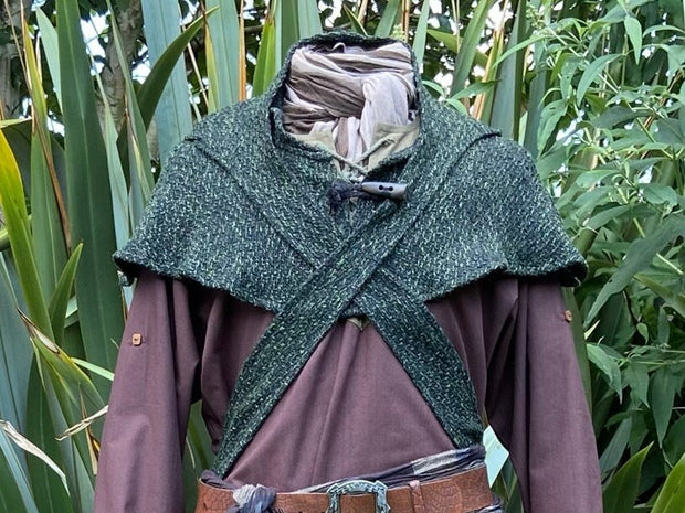 LARP Scarf Hood / Green / Wrap Around Style / Hood / Wool /Cosplay Costume/ Haradrim /Assassin / Redguard /Nightingale/ LARP /Medieval/ Coif